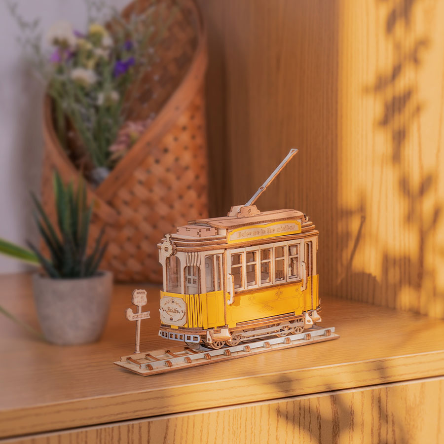 Rolife™ Medinis Konstruktorius „Tramcar“