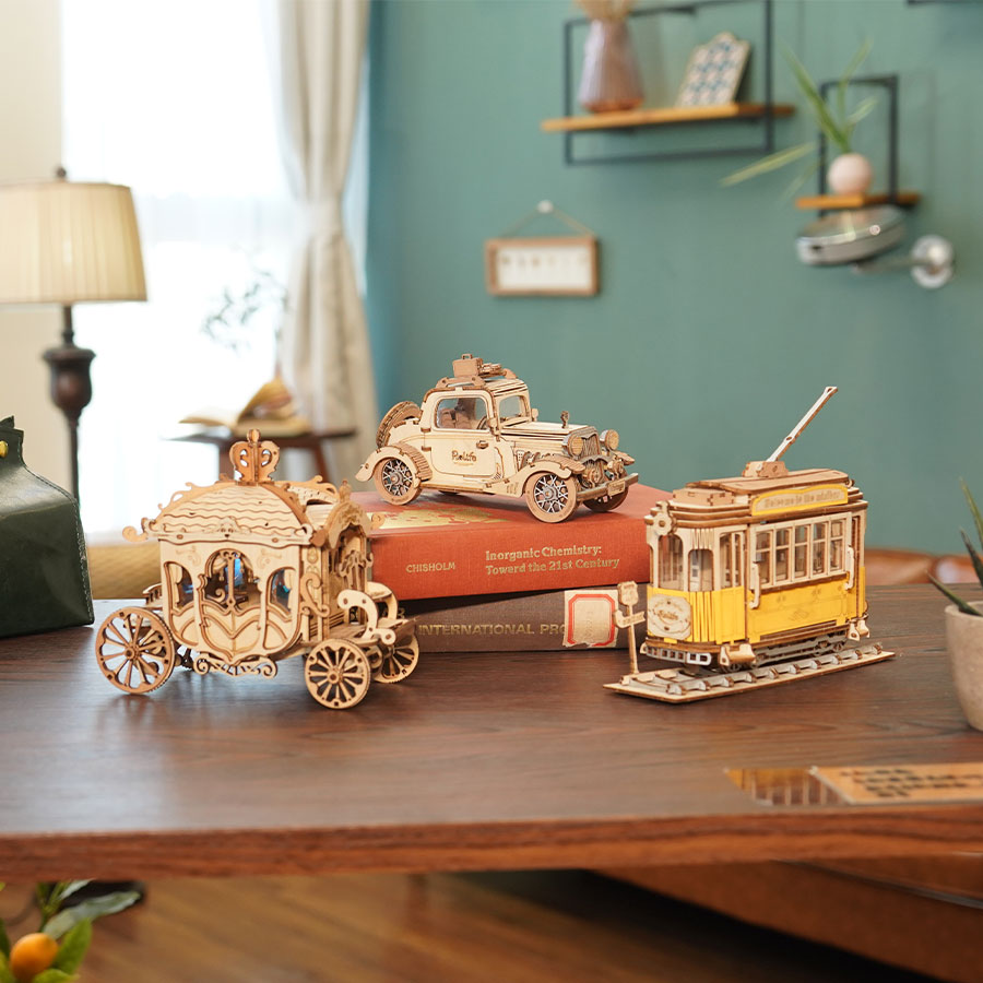 Rolife™ Medinis Konstruktorius „Tramcar“