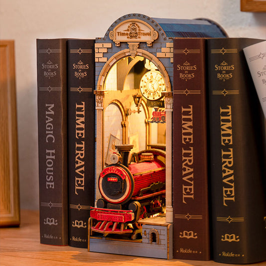 Rolife™ Book Nook Konstruktorius „Kelionė Laiku“