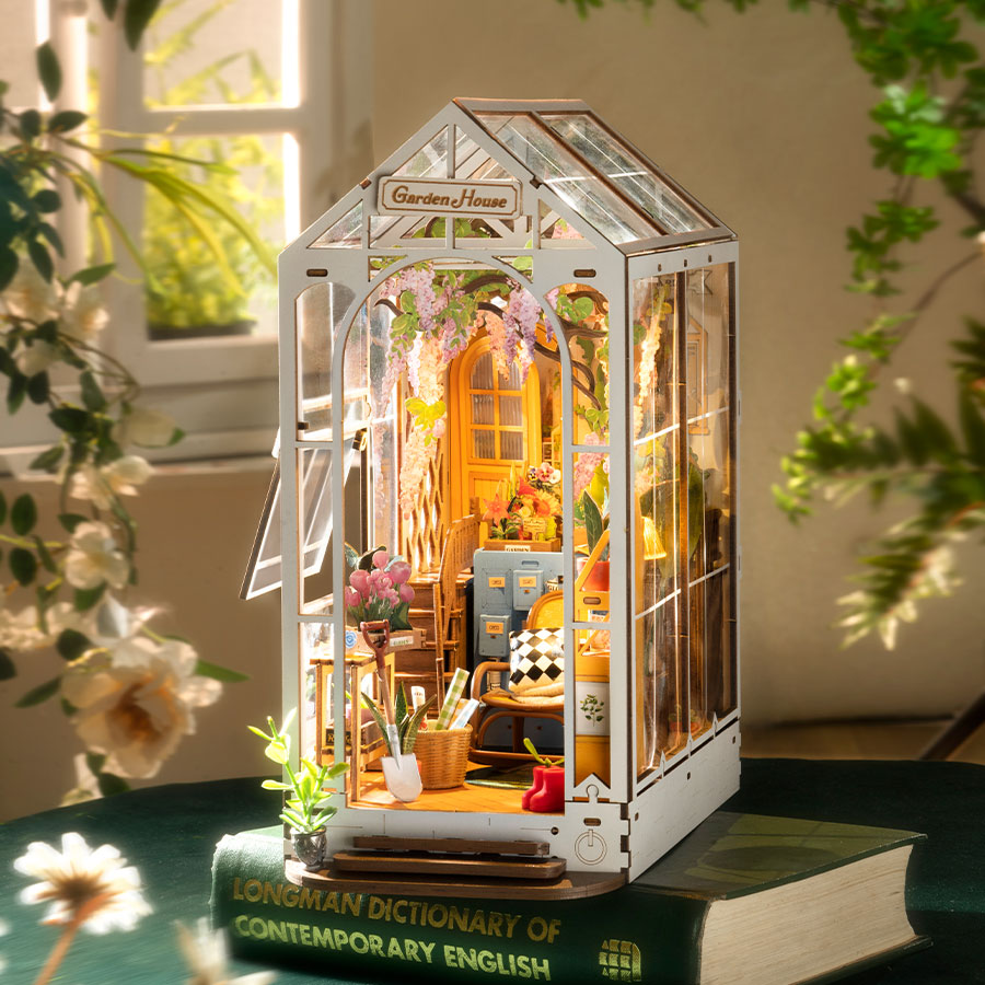 Rolife™ Book Nook Konstruktorius „Sodo Namelis“