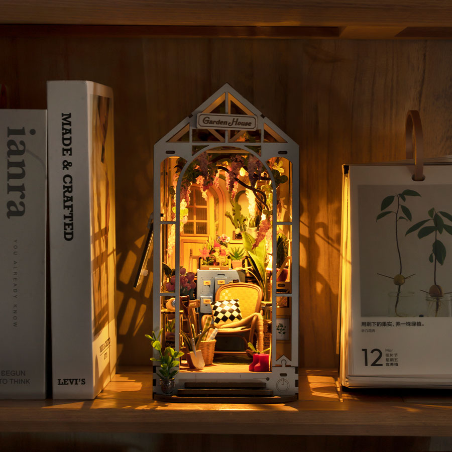 Rolife™ Book Nook Konstruktorius „Sodo Namelis“