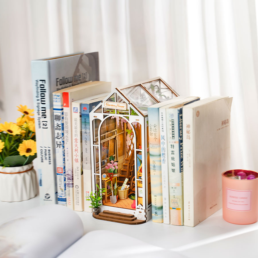 Rolife™ Book Nook Konstruktorius „Sodo Namelis“