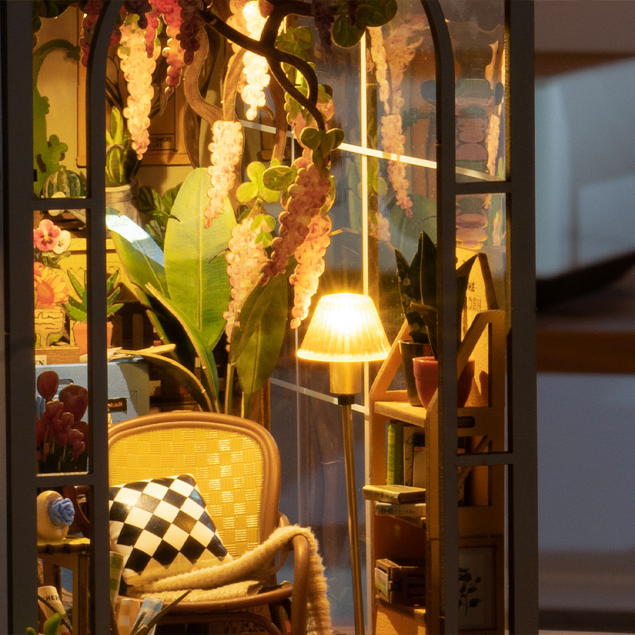 Rolife™ Book Nook Konstruktorius „Sodo Namelis“