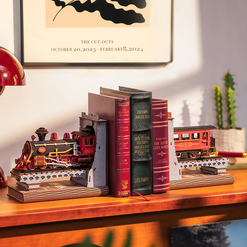 Rolife™ Book Nook Konstruktorius „Šimtmečio Traukinys“